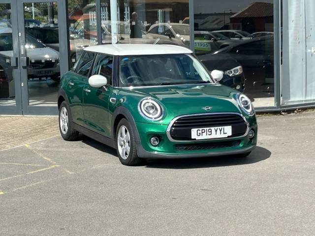 Mini Hatchback 1.5 Cooper Classic II 5dr Auto Hatchback Petrol Green
